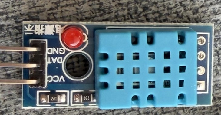 DHT11 temperatuur- en luchtvochtigheidssensor met blauw rooster